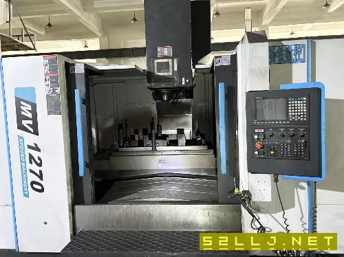 出售:22年杨铁1270数控铣，50主轴，新代系统。同款4台