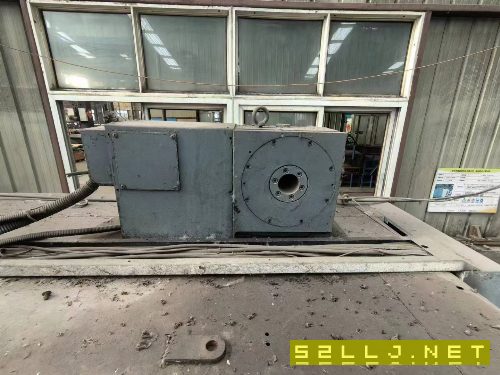 两台大河850加工中心，硬规机，非常便宜，带排削机，.