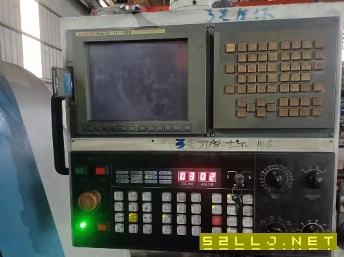 一台1370的艾格玛，一台1480的大立，都是bt50主轴带刀.
