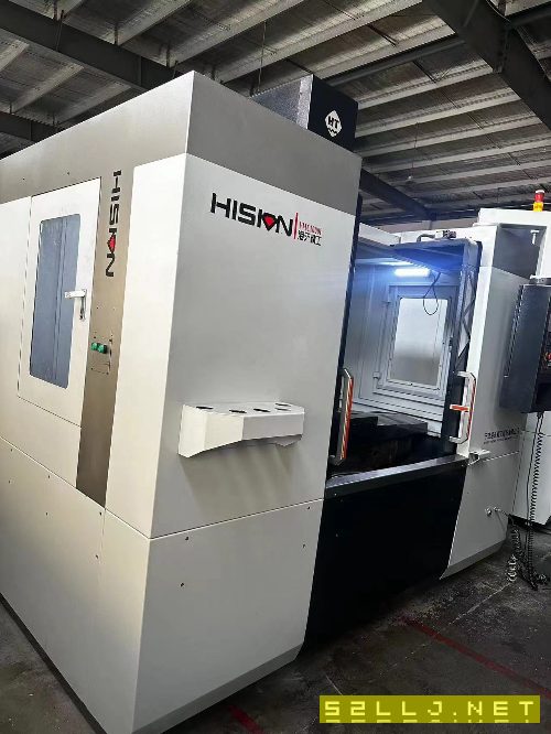 海天1060立式加工中心，BT40主轴，带刀库，三轴线轨，三菱M70系统，2015年.