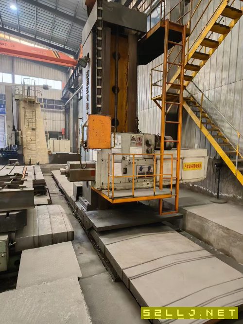 便宜出售：江重6913镗铣床，