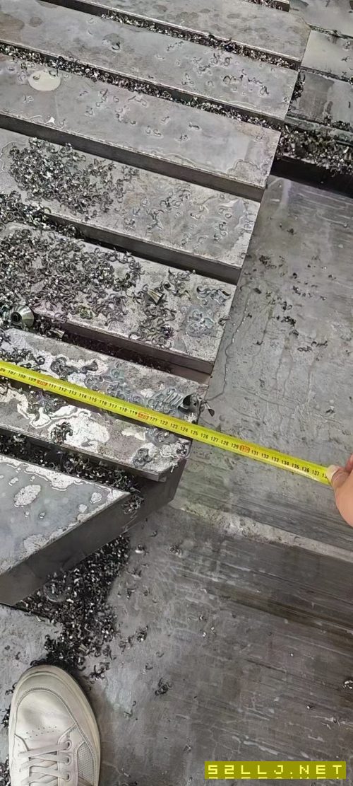 刚刚买下海天100H/D卧式加工中心一台，工作台1000/1250，三轴行程2000/1500.
