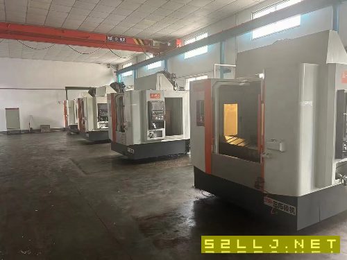 同款四台500卧式加工中心，BT40主轴，三轴线轨，主轴8.