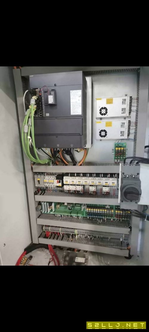 仕兴鸿1016龙门加工中心出售，2020年。