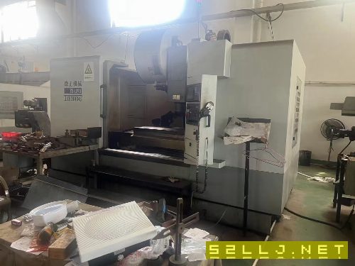 少用1370加工中心，BT50主轴，带刀库，价格不贵