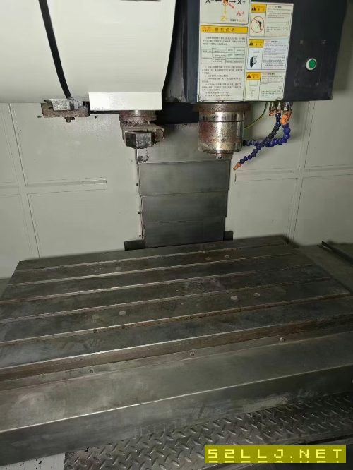 江苏台牧1370加工中心，台湾御成BT50主轴，工作台1400.