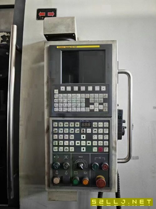 沈阳6070立车，同款两台，一台24寸卡盘，一台21寸卡盘.