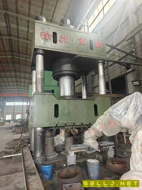 徐州重锻1600吨，台面2.2米x2米，开口2米，油缸行程1.