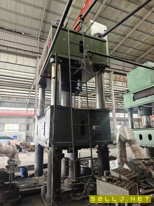 徐州重锻1600吨，台面2.2米x2米，开口2米，油缸行程1.