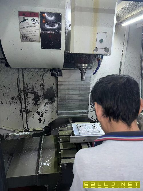 850加工中心两台