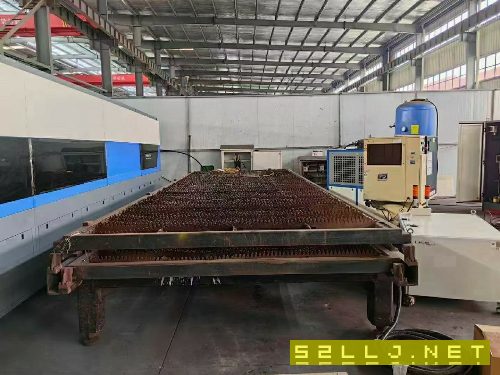 日新工机数控内圆磨床，新机精度，1折出售，用得上的.