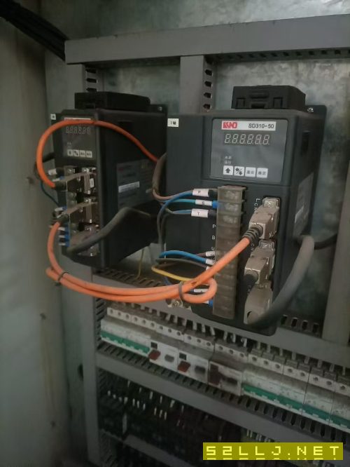 出售:沈阳中天80285数控车，导轨600，主轴孔105