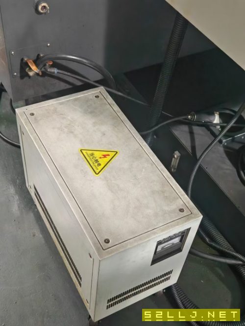 出售上海大侨1680，硬轨机BT50刀柄，24把刀。主轴转速6000rpm，三轴行程：1.