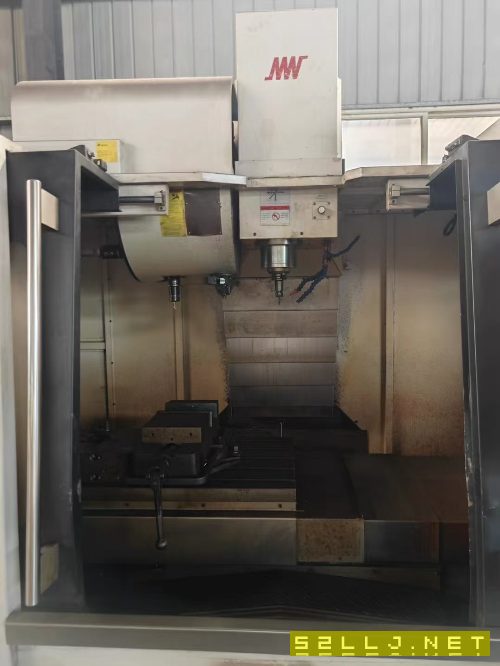 2018年纽威VM1150S加工中心，发那科MF系统，罗毅8000.