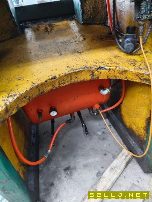 出售徐锻2012年产J21-100气动冲床,少用,洛阳仓库。