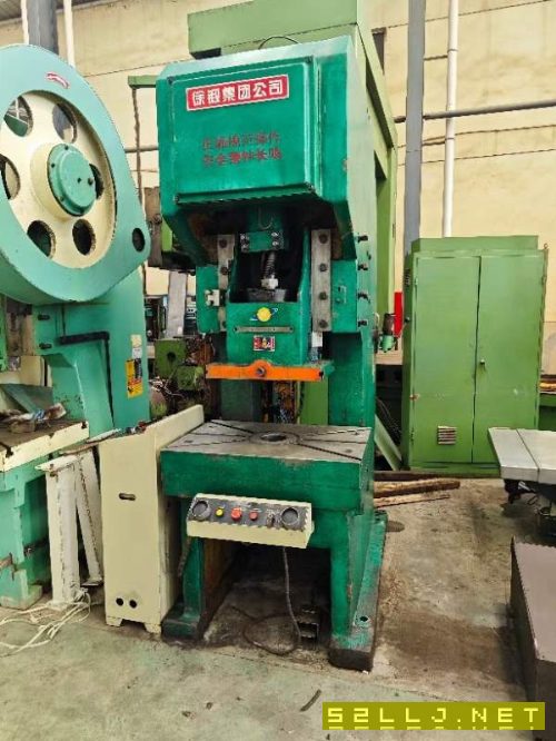 出售徐锻2012年产J21-100气动冲床,少用,洛阳仓库。