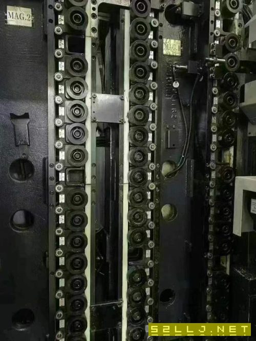还剩后1台韩国斗山HP4000卧式加工中心，系统法纳克31i.