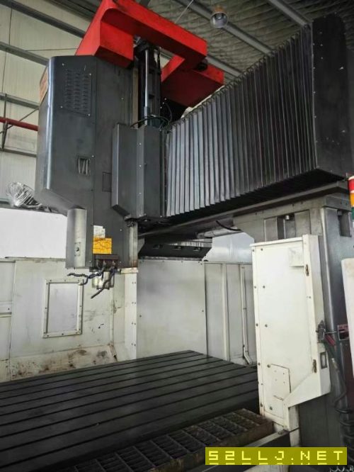 台湾原装高峰2616龙门加工中心，两线一硬，主轴BT50齿.