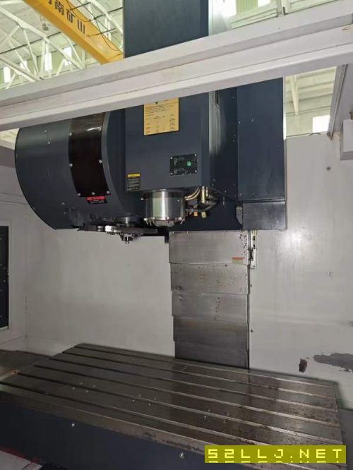 后两台台湾丽伟V-50L立加，BT40大主轴直径190，主电机.