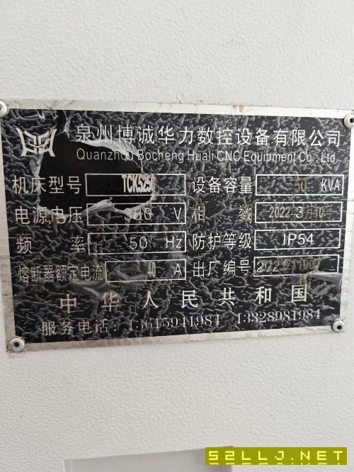 泉州博诚斜床身数控车，10寸卡盘，12工位刀塔，带尾座.