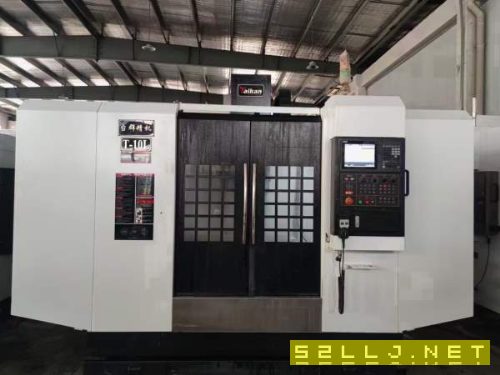 经台典群T-10L加工中心线两一硬导轨，BT40主轴8000转.