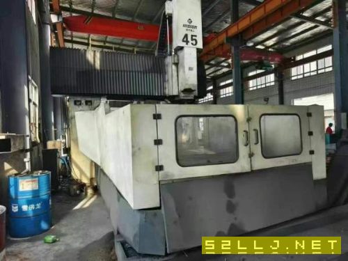后一台，海天3225龙门数控铣，同款两台，上海工厂在位.