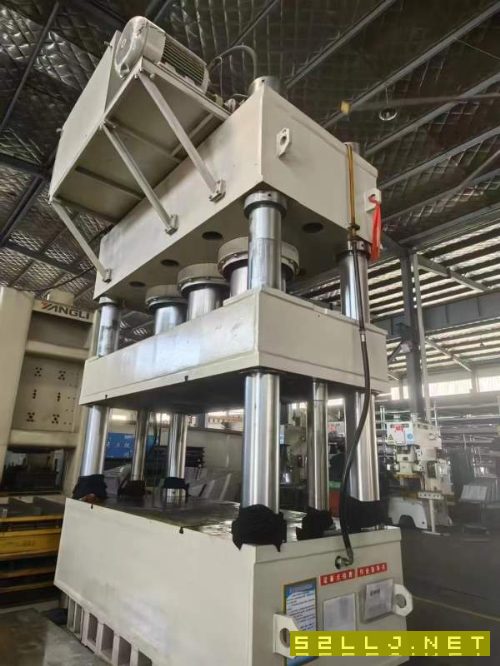南通锻压2000吨，台面1.4米2.4米，开口高度1.4米，油.