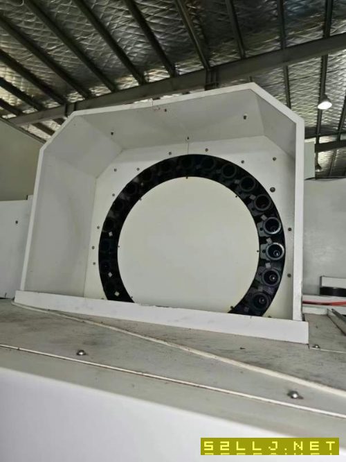 刚买韩国威亚F500加工中心工作台：1200x500mm主轴锥度.
