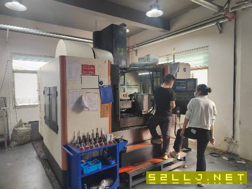 在位出售上海用勇硕1160新代系统带台湾欧朗德400五轴