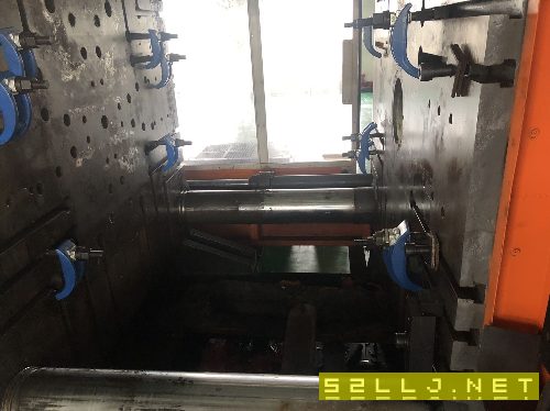在位出售震雄2200吨注塑机出胶14KG便宜处理