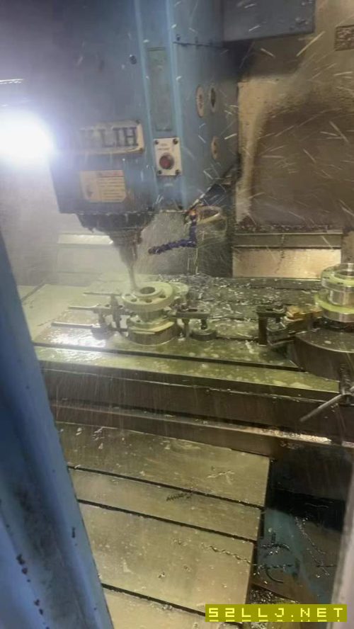 新定大立1020A.BT50齿轮.中心出水.价格不高.