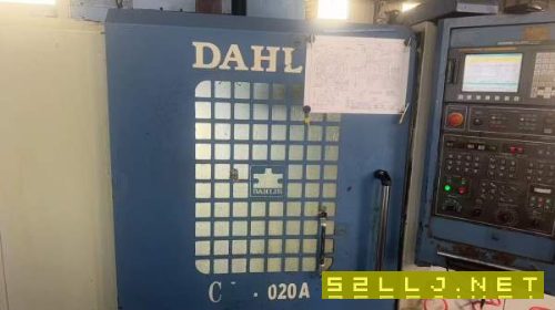 新定台湾大立1020A加工中心.BT50主轴齿轮传动.机械臂.