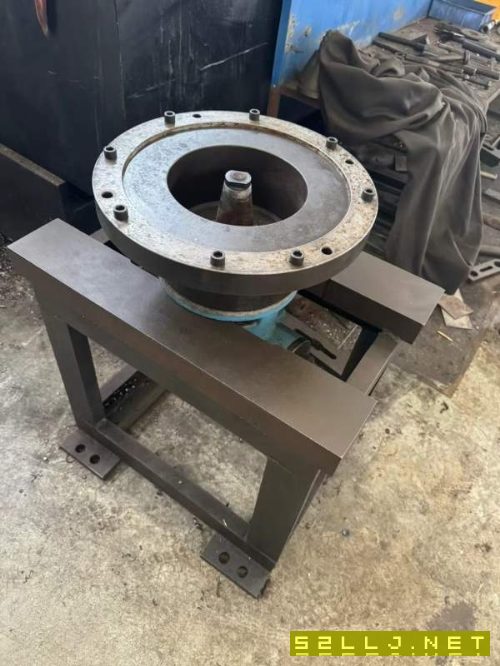 2017年泉州嘉泰4025重型龙门一台，bt50齿轮头，工作台.