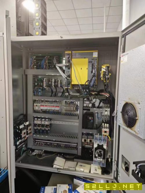 日本津上VA4高速加工中心，同款2台，BT40主轴，10000.