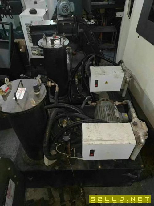 买下两台永华1370重型加工中心，50主轴，带中心出水，.