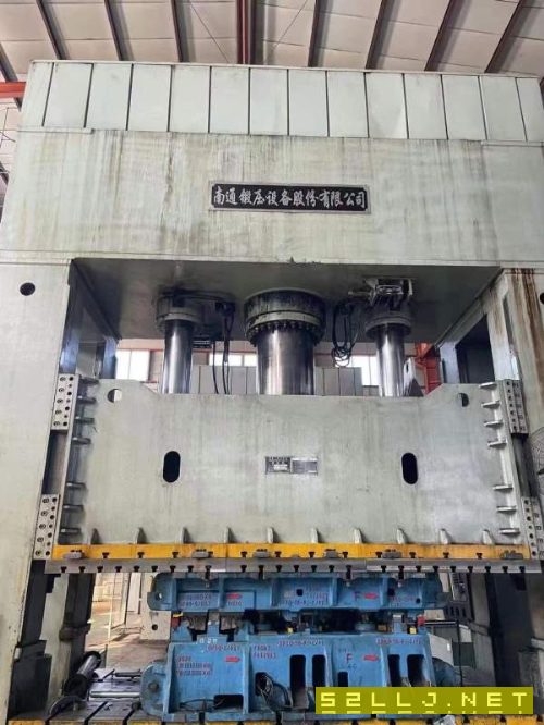 南通锻压1600吨，台面2.5米4.5米，开口2.1米，滑块行.