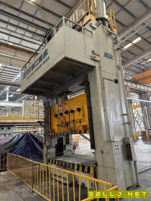 刚下来精品一批闭式双点压力机630T2台400T7台，250T5.