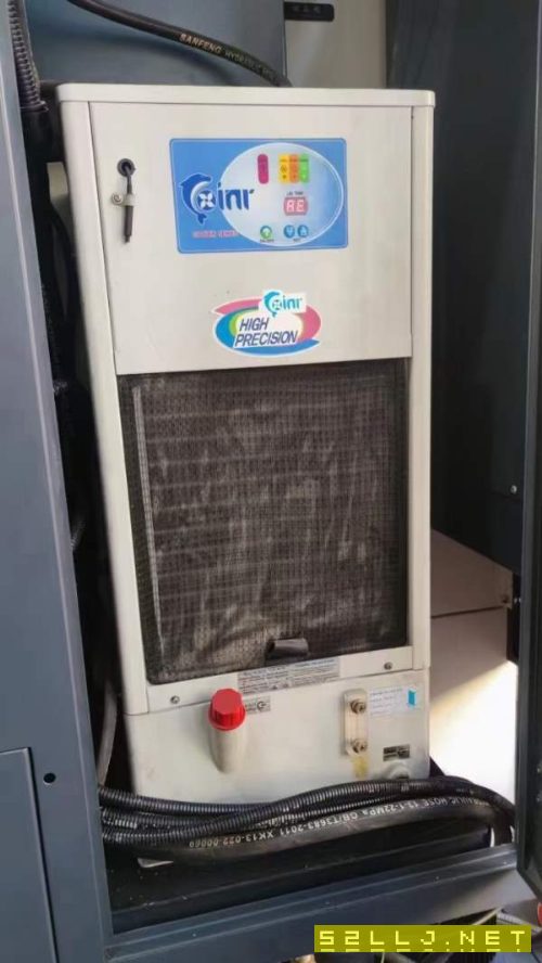 使用1000小时、福建东刚精机重型1270立式加工中心BT40.