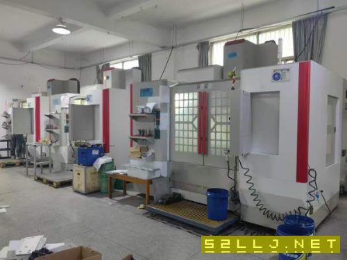 在位旭泰准新2台855加工中心机，大厂设备，只用4000小.
