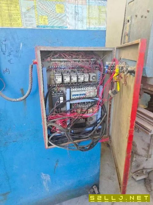 出售二台折弯机,一台63X2500的,一台100X2500的,少.