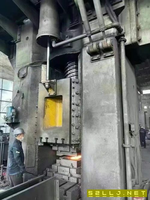 青锻6300吨摩擦压力机质量8成新，假一赔三可负责安装.