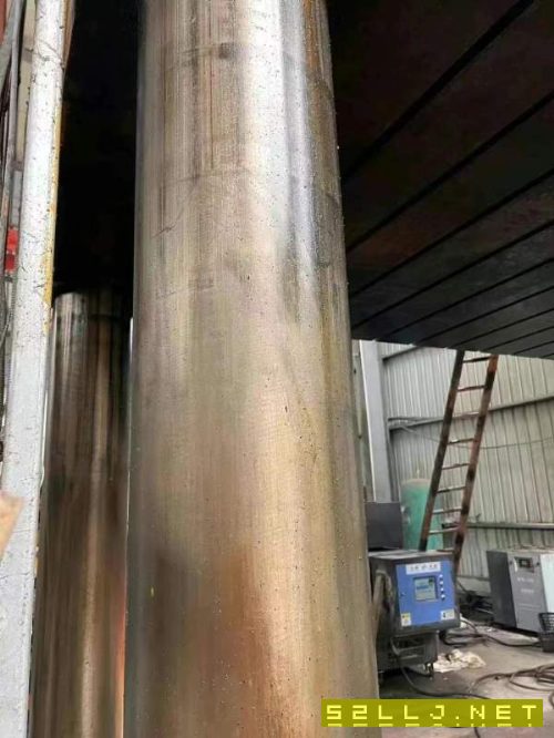 杭州工厂刚刚买下2500吨四柱液压机一台。移动台，多点.