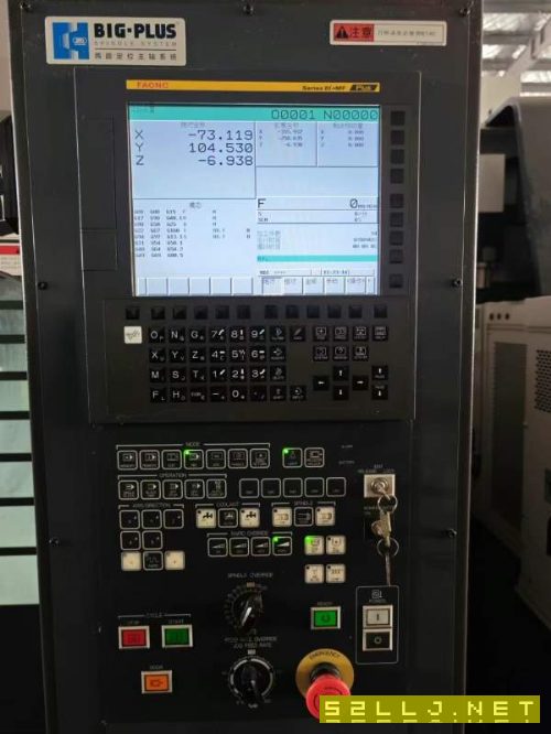 同款两台日本津上VA4高速高精加工中心，主电机18.5KW.