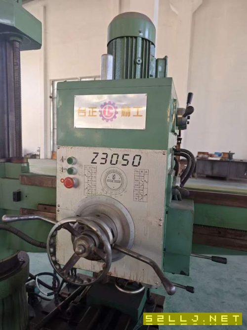 准新机:2016年台正精工Z30501.3米，主轴箱液压锁紧