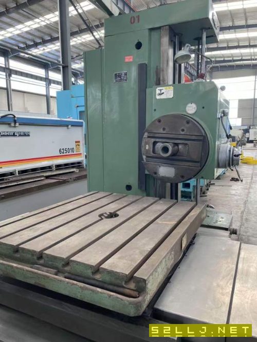 2004年中捷TPX6111B卧式铣镗床，安装少用。