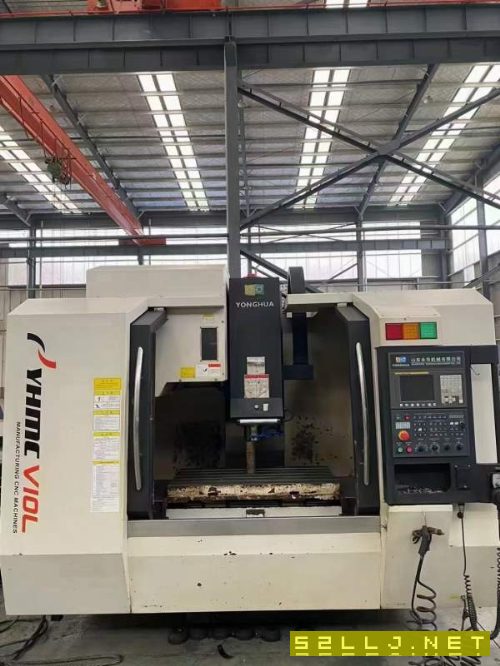 年前定有优惠：2018年永华1060加工中心，三线轨，bt40.