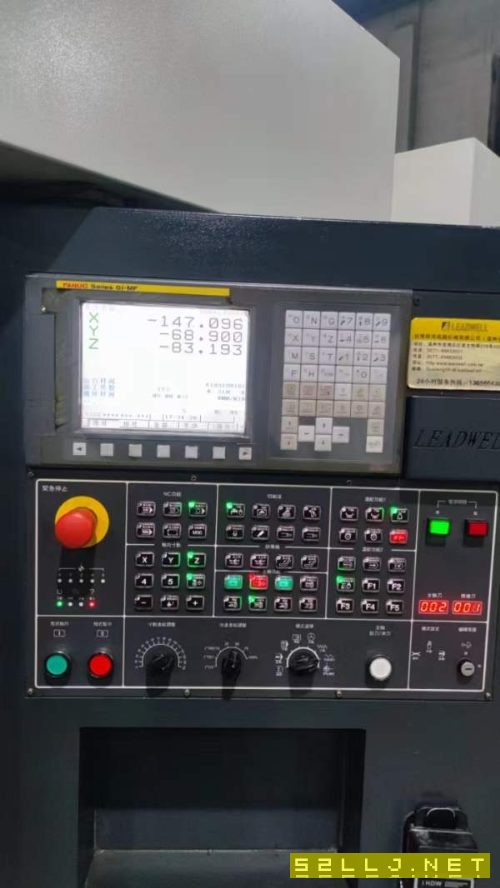 新到一台台湾丽伟V-40M立加加工中心，BT40主轴190直径.