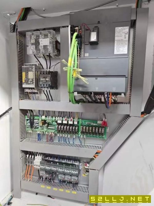 同款两台2024年准新易动1370加工中心，三菱M80系统，.