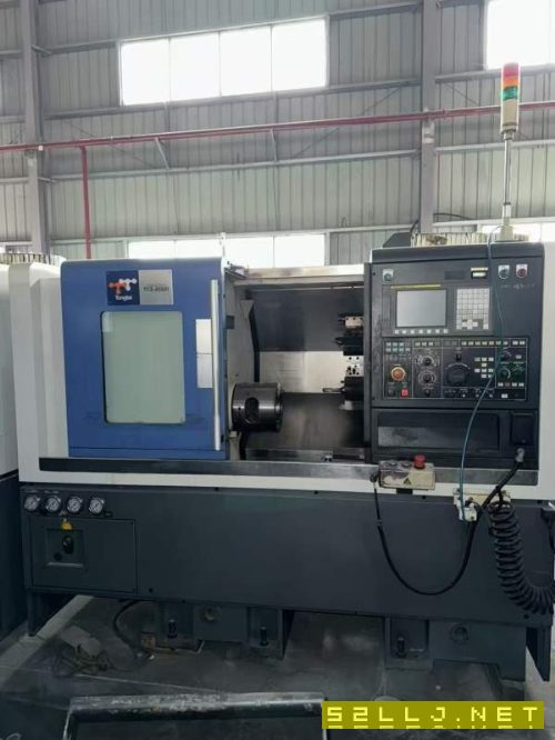 台湾原装进口东台TCS2000数控车床，8寸SMW液压分度卡.