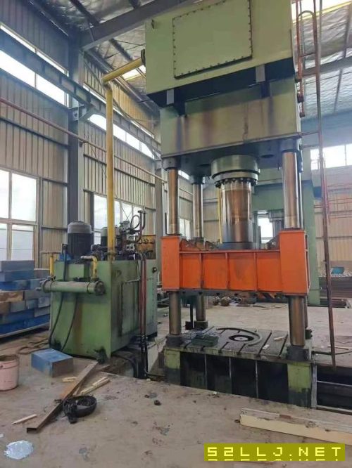 徐州500吨四柱液压机,台面1.4米1.4米,开口1.5米,行.